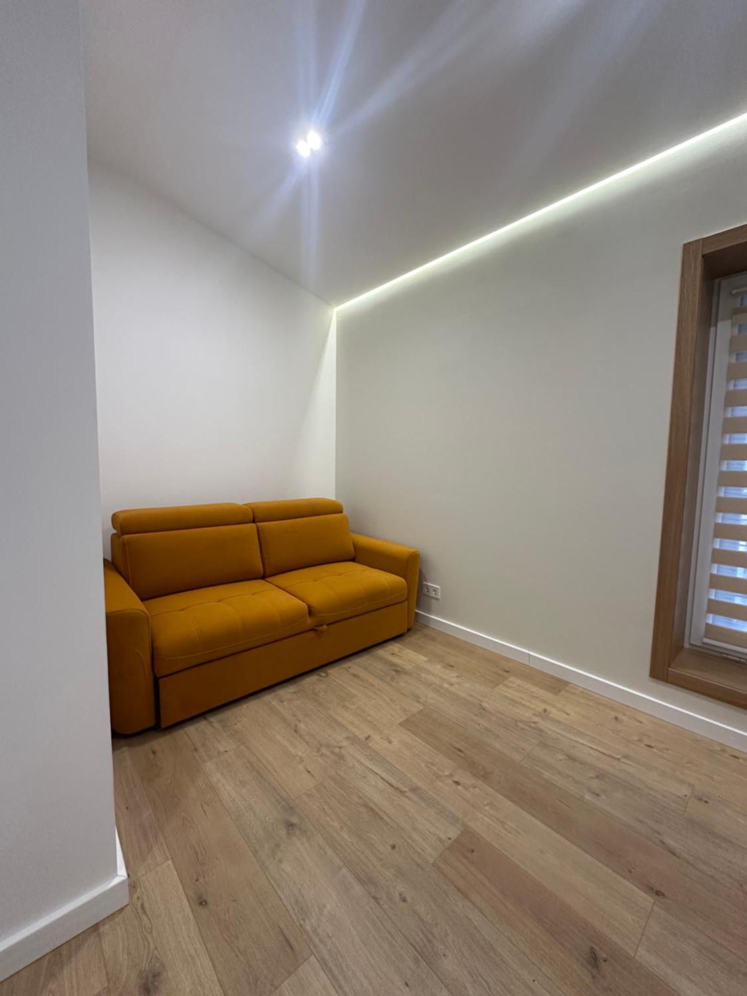 Apartment Suite Mukachevo Ngoại thất bức ảnh