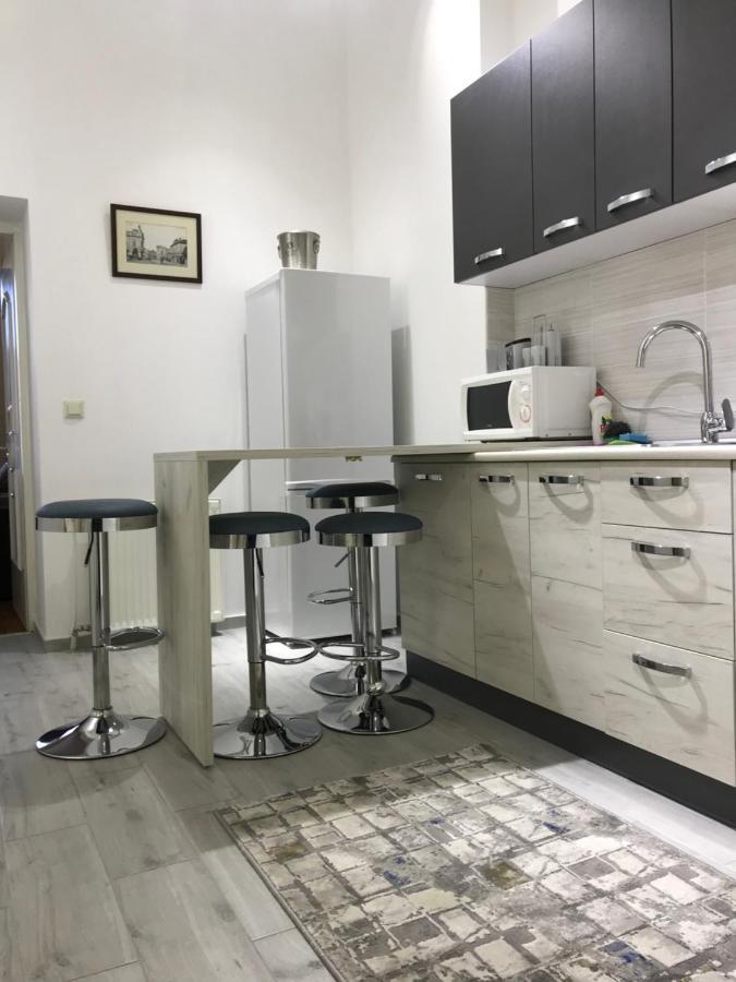 Apartment Suite Mukachevo Ngoại thất bức ảnh